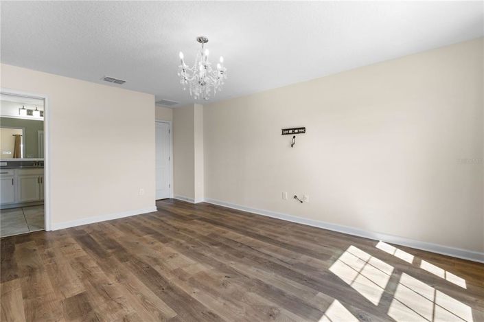 Image No.27-4 Bed House for sale