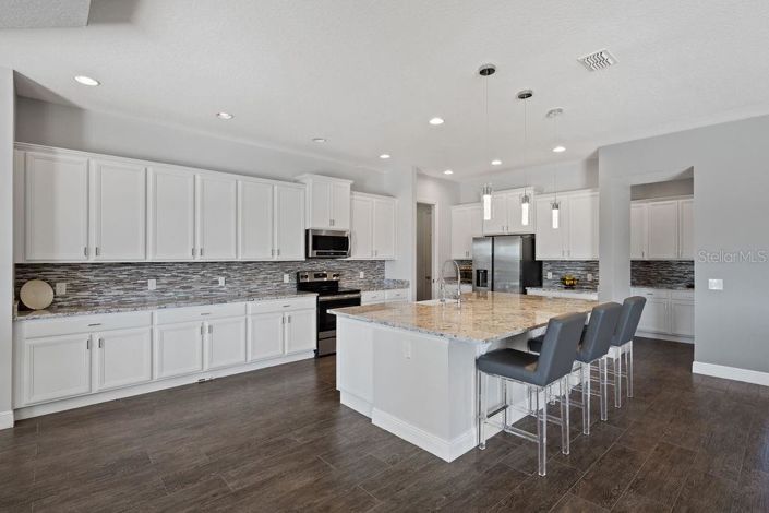 Image No.10-5 Bed House for sale