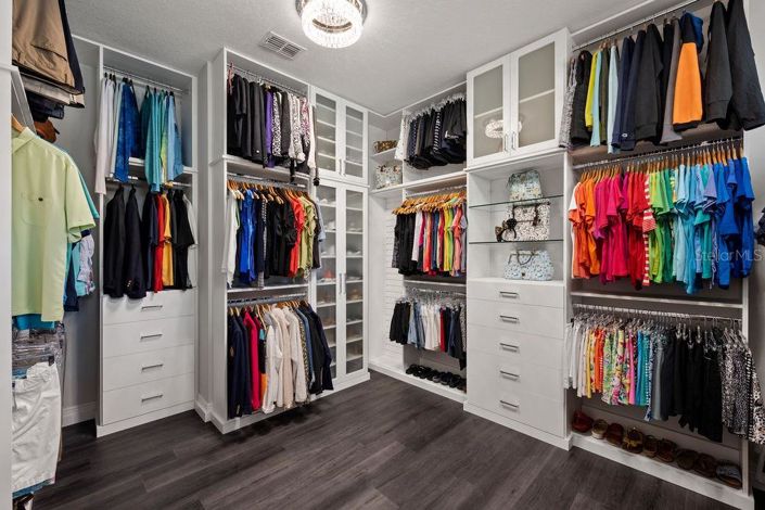 Image No.19-5 Bed House for sale