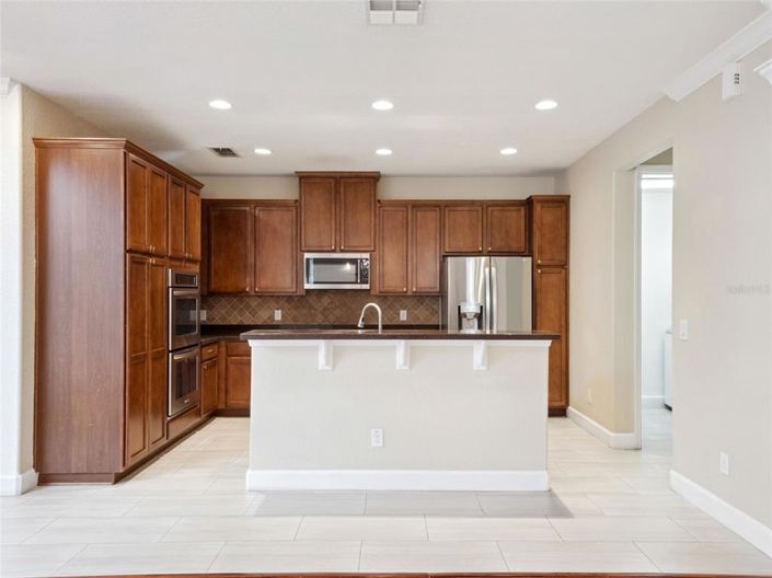 Image No.11-4 Bed Townhouse for sale