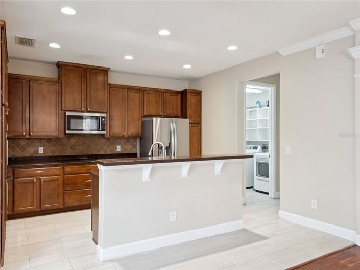 Image No.12-4 Bed Townhouse for sale