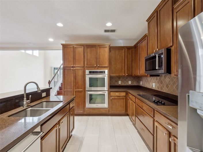 Image No.13-4 Bed Townhouse for sale