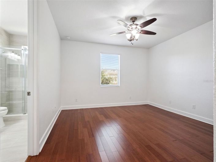 Image No.27-4 Bed Townhouse for sale