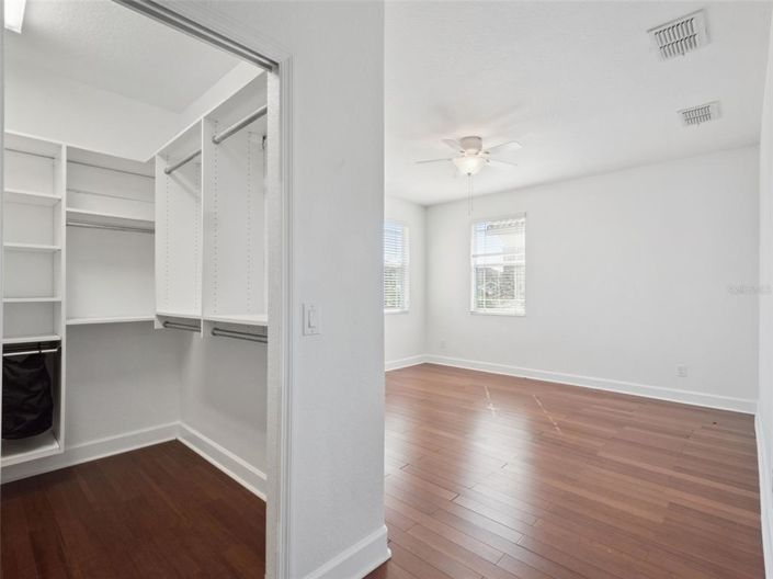 Image No.33-4 Bed Townhouse for sale