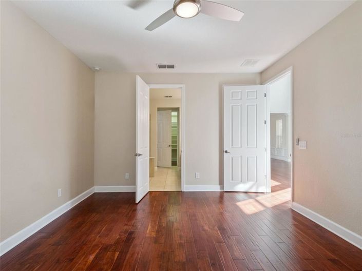 Image No.37-4 Bed Townhouse for sale