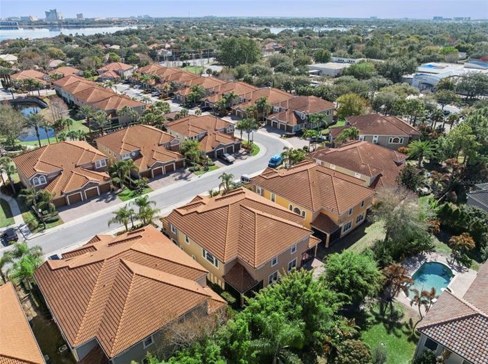 Image No.55-4 Bed Townhouse for sale