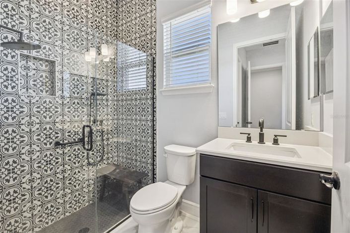 Image No.17-5 Bed House for sale