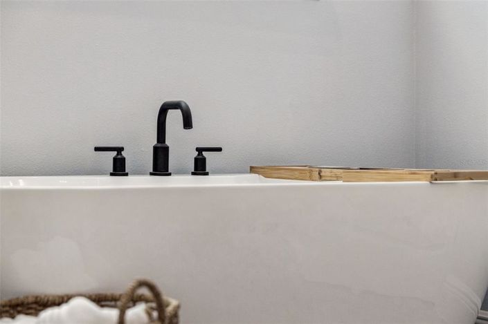 Image No.23-5 Bed House for sale