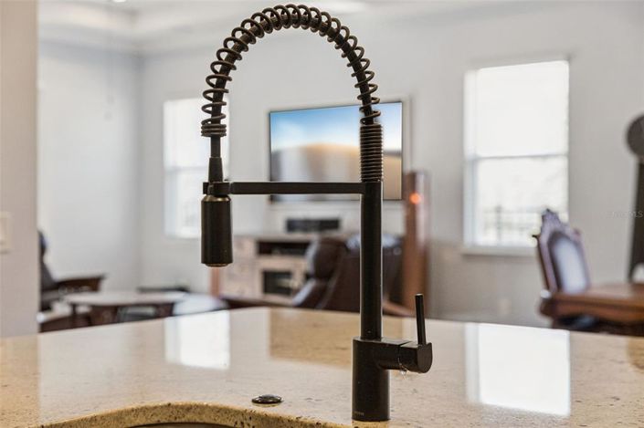 Image No.5-5 Bed House for sale