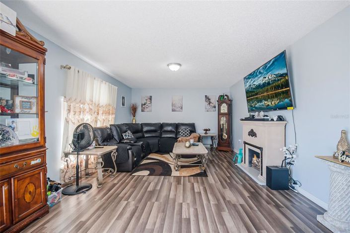 Image No.15-4 Bed House for sale