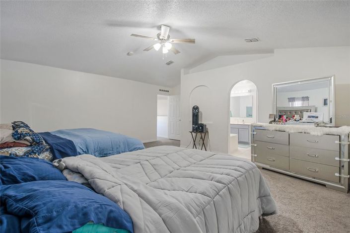 Image No.21-4 Bed House for sale