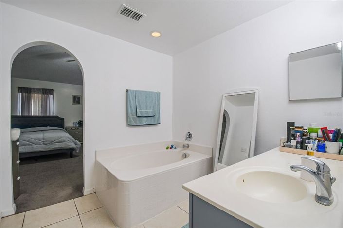 Image No.22-4 Bed House for sale