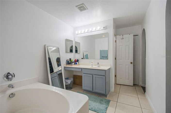 Image No.23-4 Bed House for sale