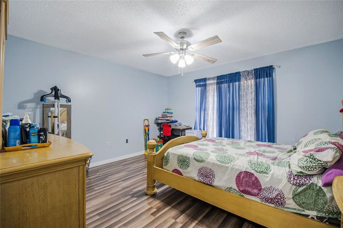 Image No.6-4 Bed House for sale