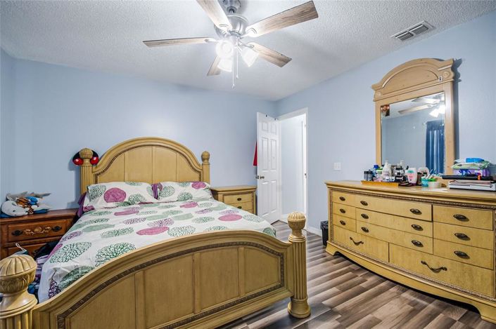 Image No.7-4 Bed House for sale