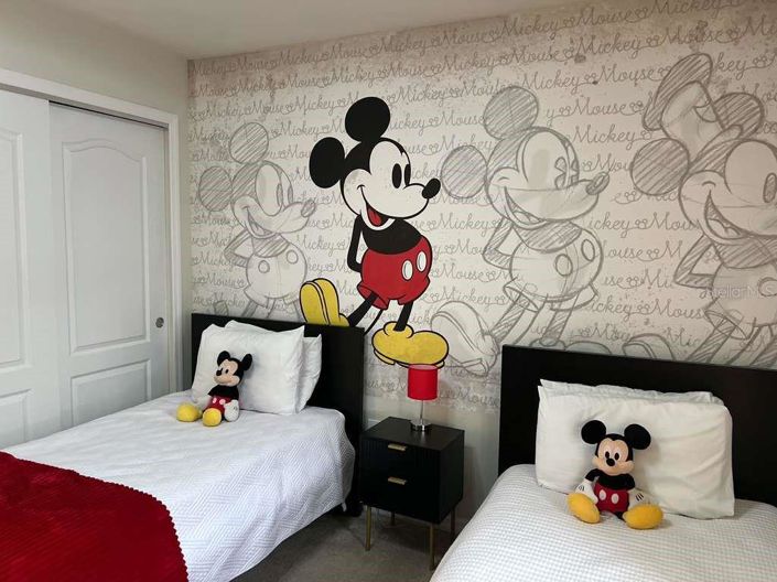 Image No.25-5 Bed Townhouse for sale