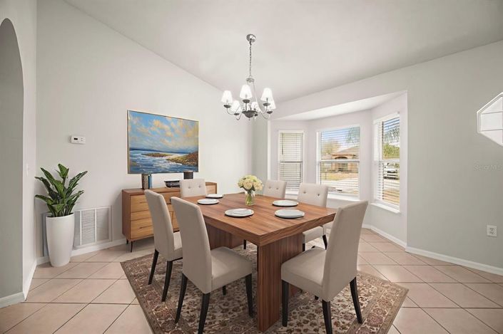 Image No.11-3 Bed House for sale