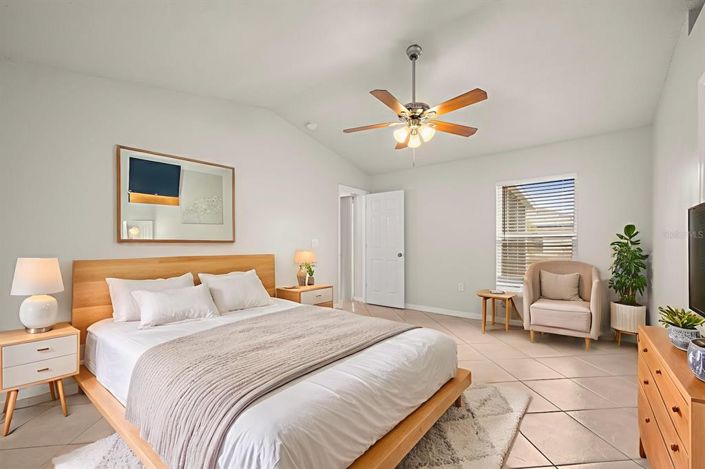 Image No.17-3 Bed House for sale