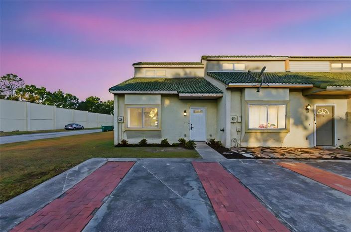 Image No.2-Maison de ville de 2 chambres à vendre à Saint John