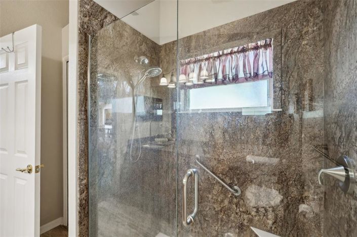 Image No.15-3 Bed House for sale