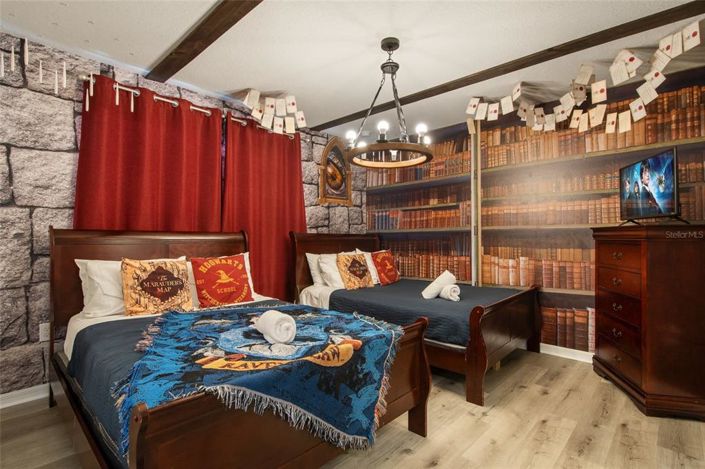 Image No.34-5 Bed House for sale