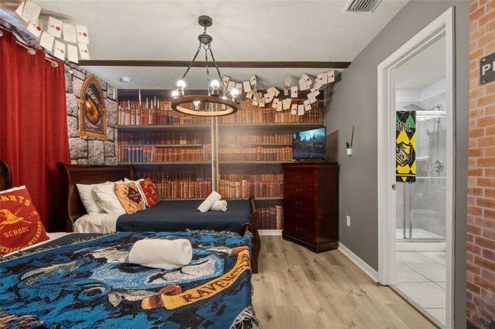 Image No.35-5 Bed House for sale