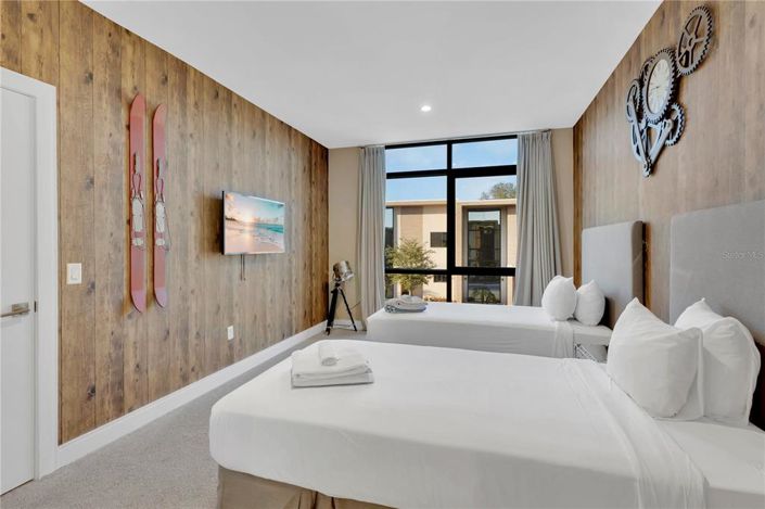 Image No.17-4 Bed Townhouse for sale