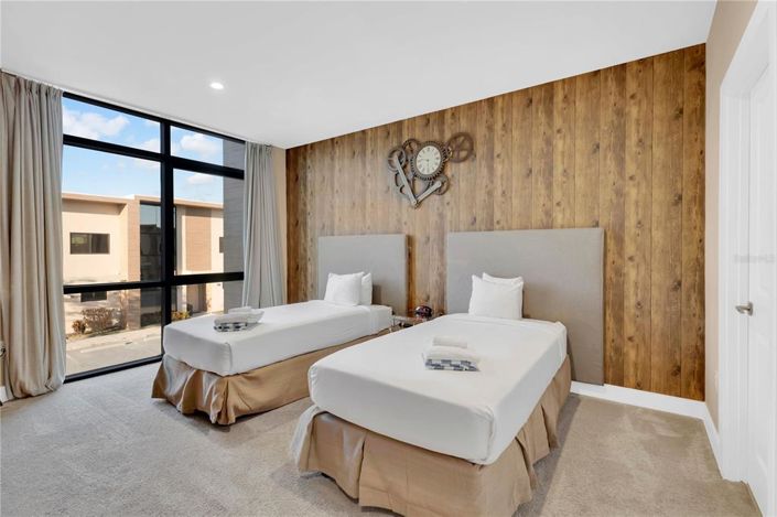 Image No.18-4 Bed Townhouse for sale