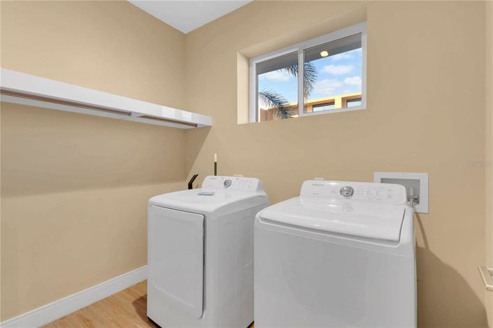 Image No.28-4 Bed Townhouse for sale