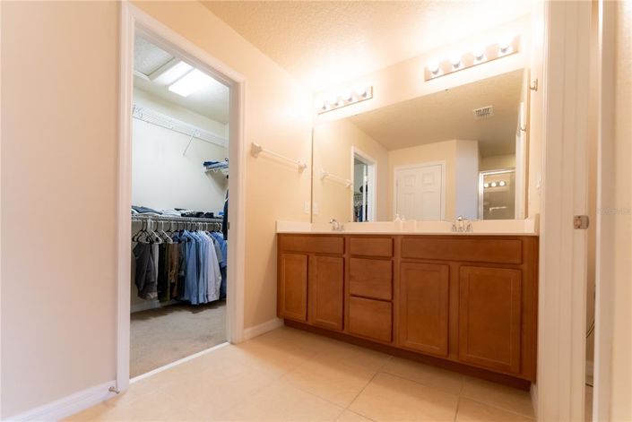 Image No.19-3 Bed Townhouse for sale