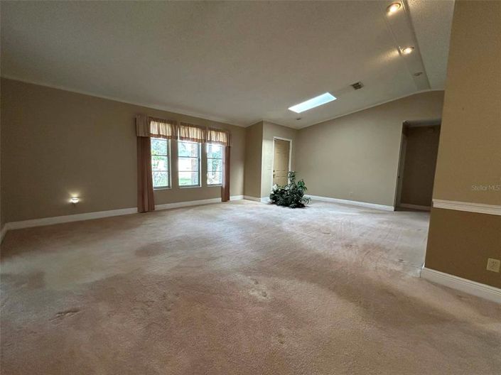 Image No.8-3 Bed House for sale