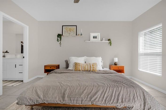 Image No.10-3 Bed House for sale