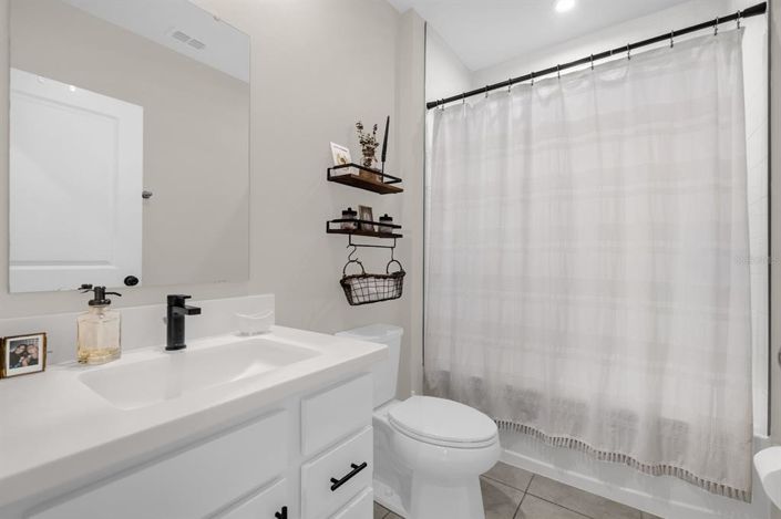 Image No.17-3 Bed House for sale