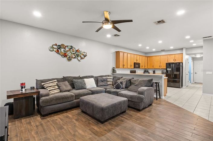 Image No.11-5 Bed House for sale