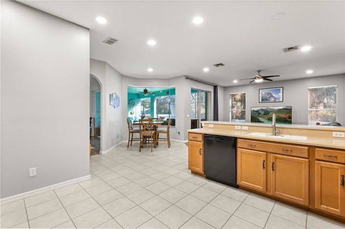 Image No.14-5 Bed House for sale