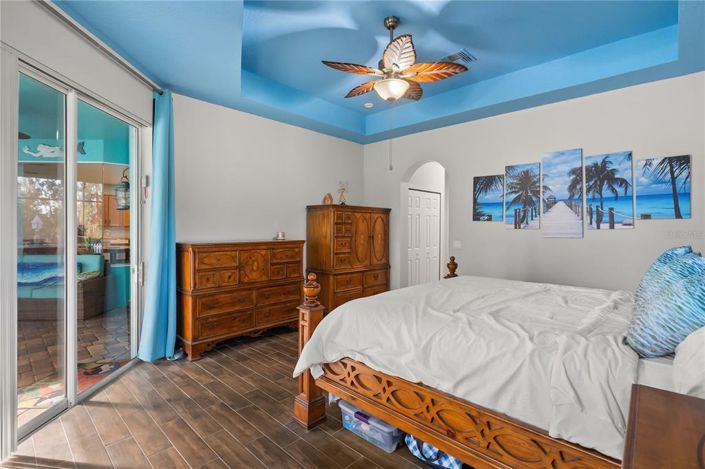 Image No.18-5 Bed House for sale