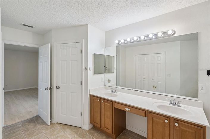 Image No.22-5 Bed House for sale