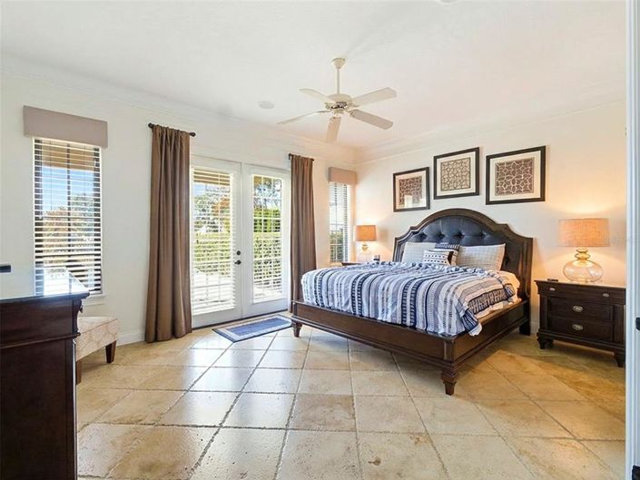 Image No.41-5 Bed House for sale