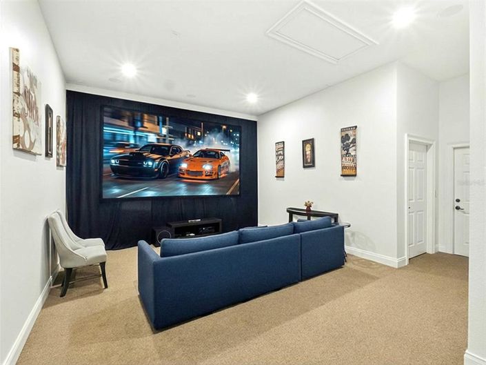 Image No.8-5 Bed House for sale