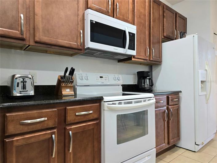 Image No.17-6 Bed House for sale