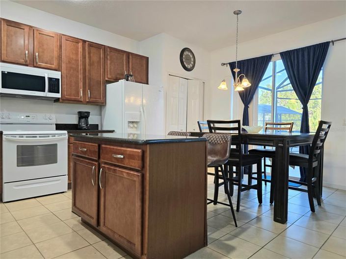 Image No.19-6 Bed House for sale