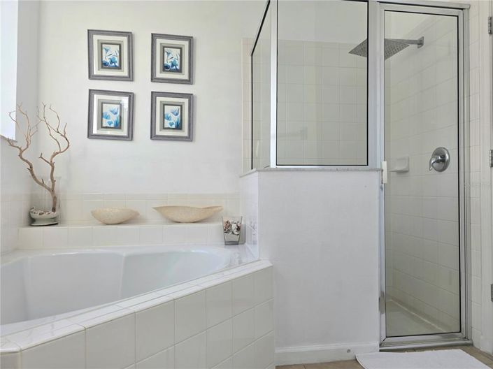 Image No.32-6 Bed House for sale