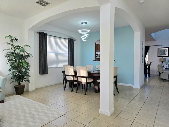 Image No.6-6 Bed House for sale