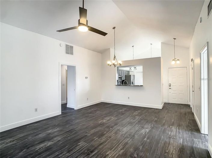 Image No.13-2 Bed House for sale