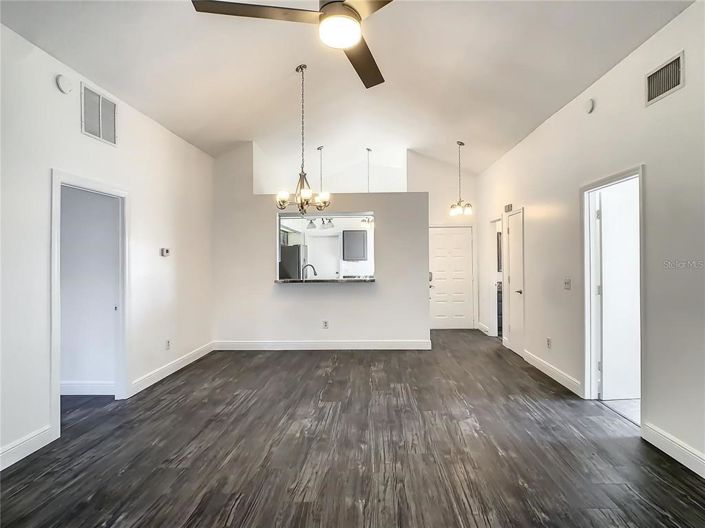 Image No.14-2 Bed House for sale