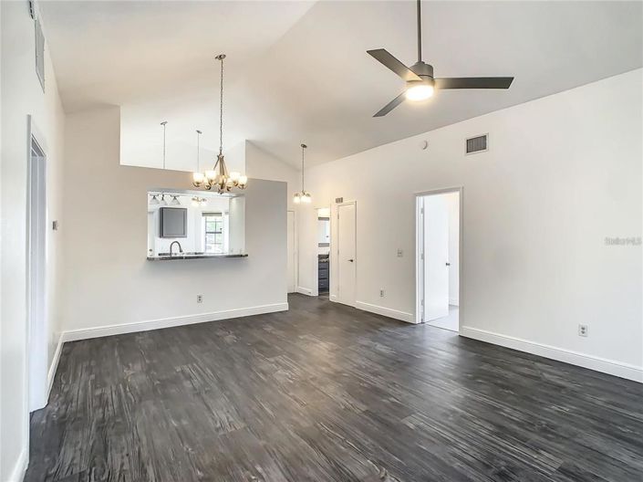 Image No.15-2 Bed House for sale