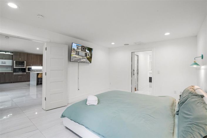 Image No.14-4 Bed House for sale