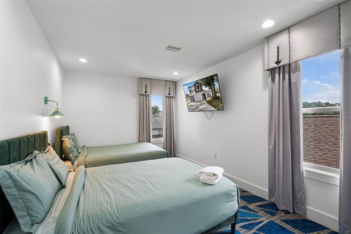 Image No.25-4 Bed House for sale