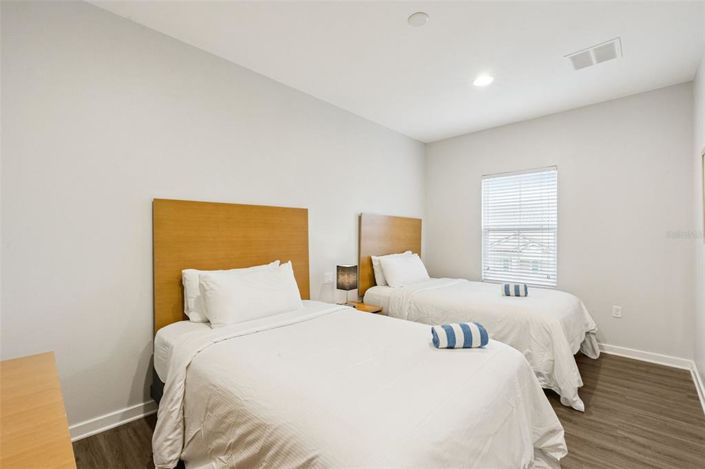 Image No.23-2 Bed Townhouse for sale