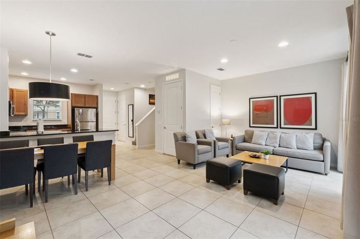 Image No.9-2 Bed Townhouse for sale